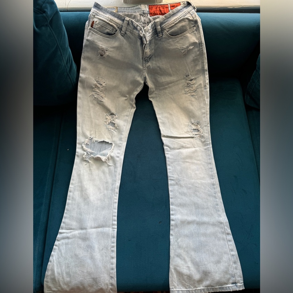 Brazilian Ripped Jeans